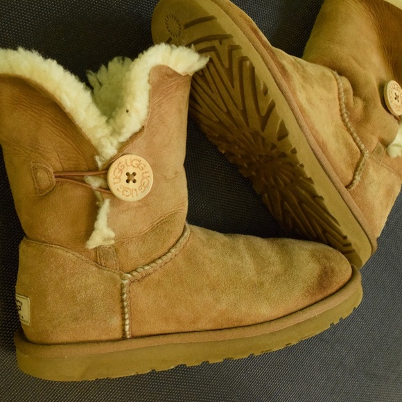 UGG Shoes - ❗️SALE❗️Bailey Button Uggs